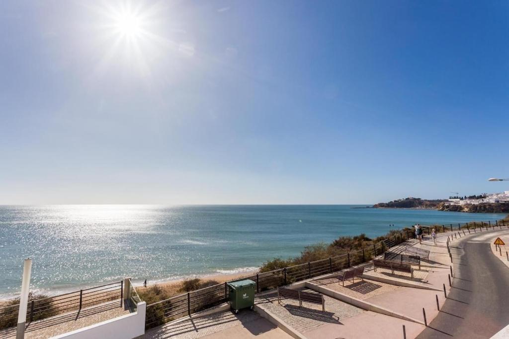 Refurbished Beachfront House, Pool, Ac, Wifi, Albufeira, Sea View Buitenkant foto